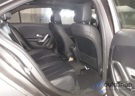 2019 Mercedes-Benz A 220 4Matic z USA, uszkodzony, nr VIN WDD3G4FB4KW006625